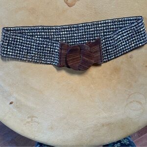 Silver sequins stretch belt with wooden buckle.